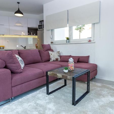 Apartments Tomana Novalja Eksteriør bilde