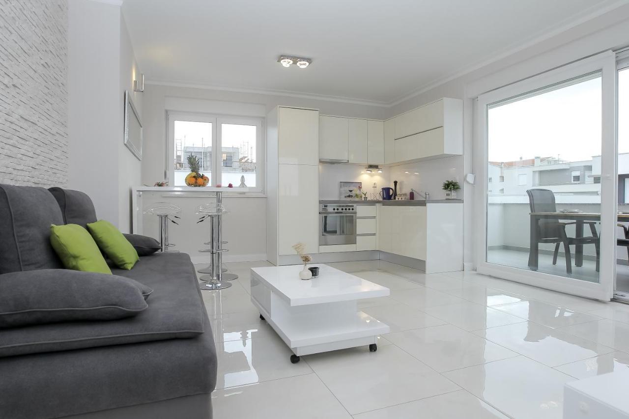 Apartments Tomana Novalja Rom bilde