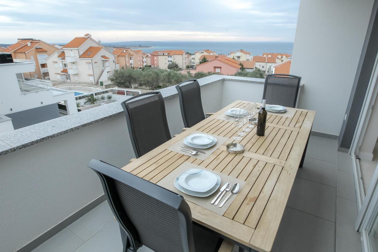Apartments Tomana Novalja Eksteriør bilde